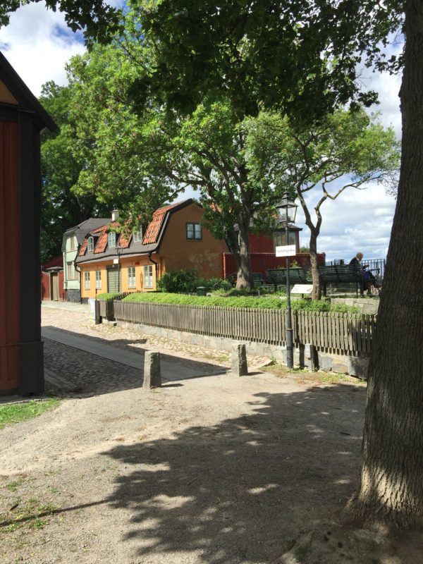 Gröna träd och en svårslagen utsikt vid Cornelisparken.